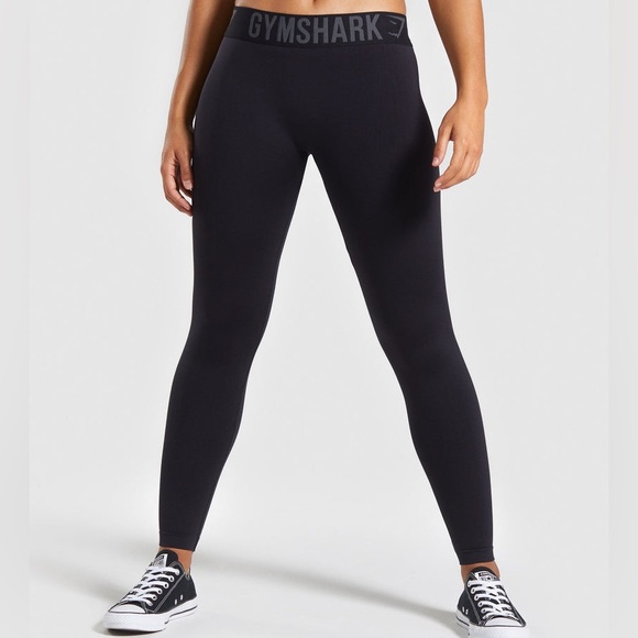 Gymshark Pants - Gymshark medium fit seamless black leggings
